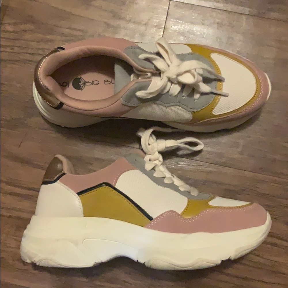 Platform sneakers